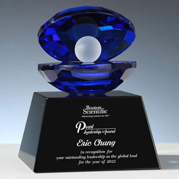 blue crystal open pearl shell trophy